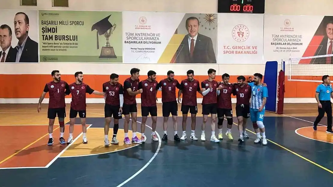 Erzurum Gençlik Spor Kulübü Erkekler Voleybol Ekibi Liderlik Koltuğunda