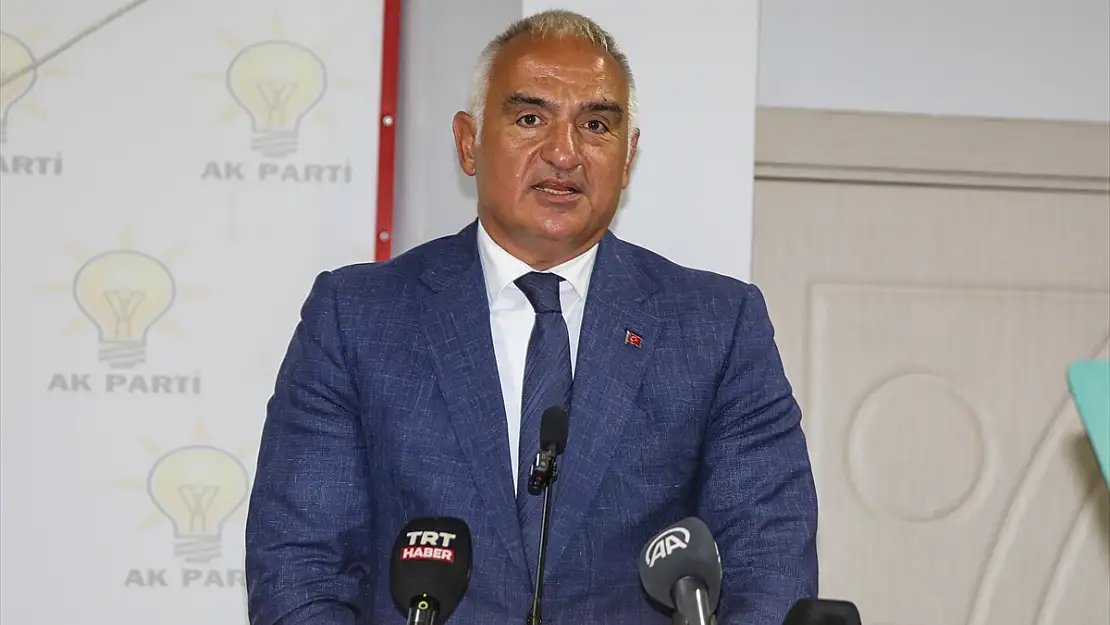 Kültür ve Turizm Bakanı Ersoy, Iğdır'da partililerle buluştu