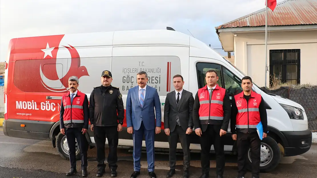 Erzurum Valisi Çiftçi Mobil Göç Noktası Aracında incelemelerde bulundu