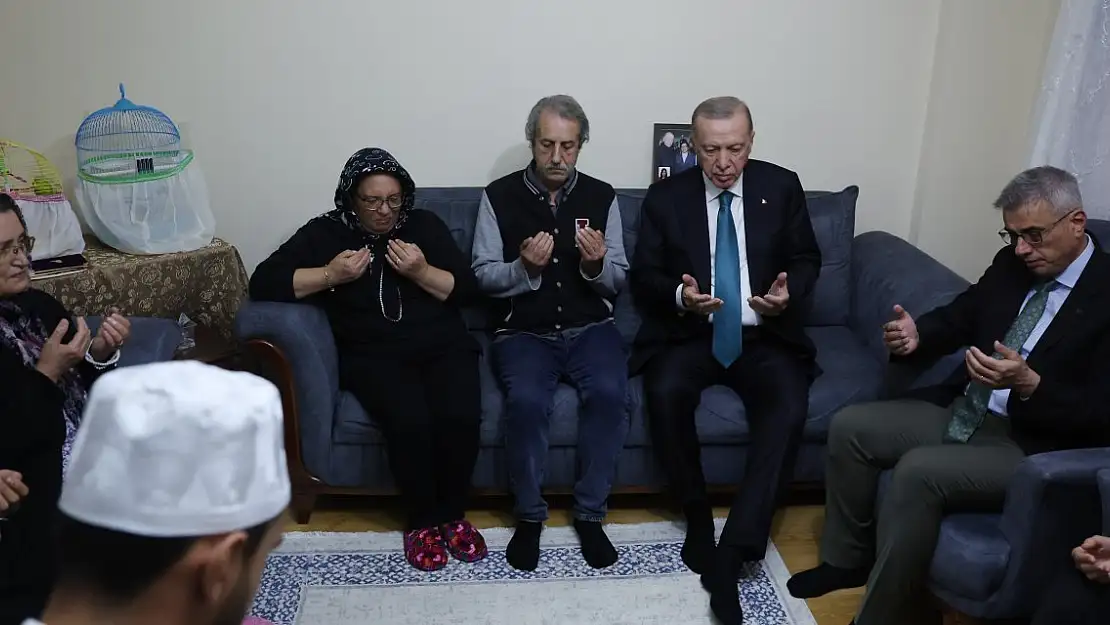 Cumhurbaşkanı Erdoğan Önderoğlu Ailesine Taziye Ziyaretinde Bulundu