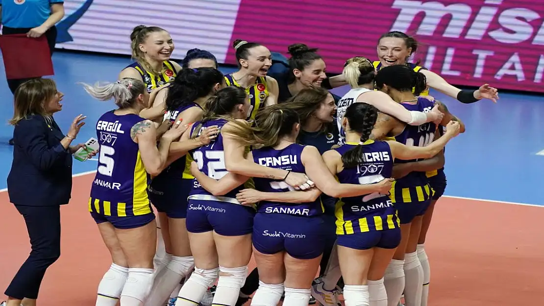 Gençlik ve Spor Bakanı'ndan Fenerbahçe Kadınlar Voleybol'a Tebrik Mesajı