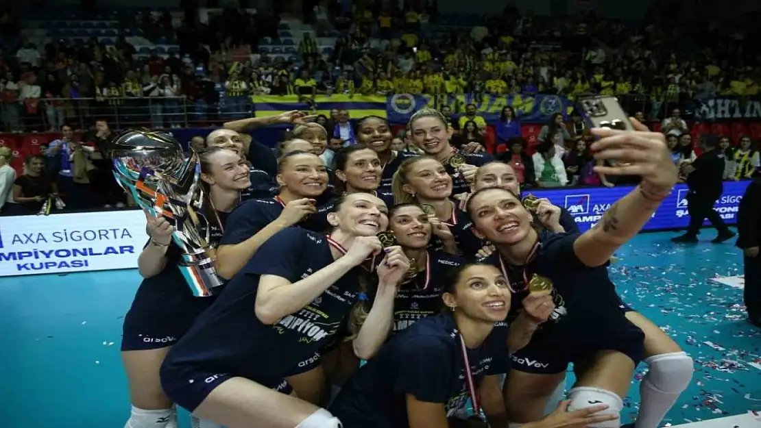 Şampiyon: Fenerbahçe Kadın Voleybol Takımı!