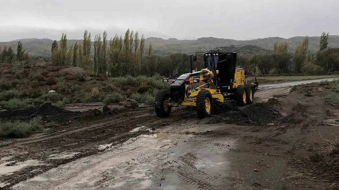 Iğdır'da selin kapattığı o yollar ulaşıma açıldı