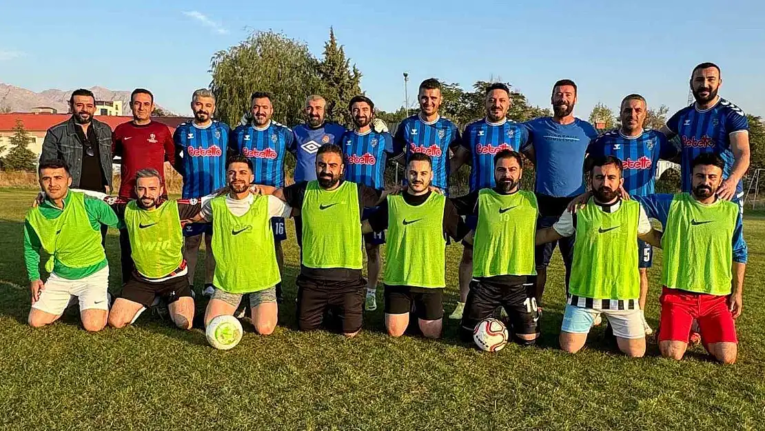 Eski Vansporlu futbolcular geleceğin sporcularını yetiştirecek