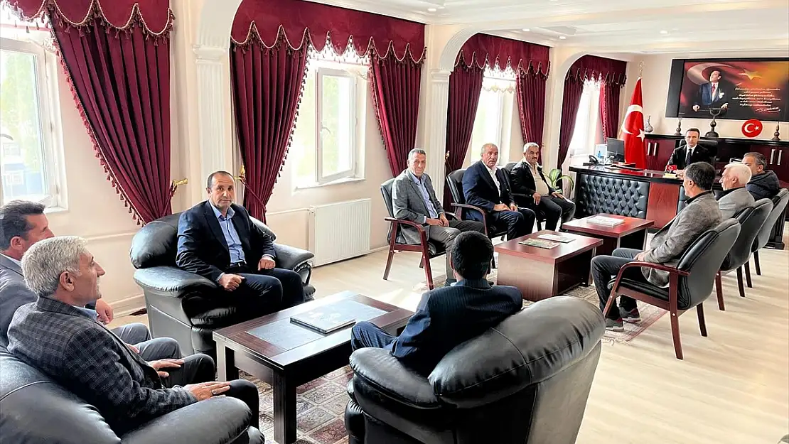 Çaldıran Kaymakamı Bakan, muhtarları ağırladı