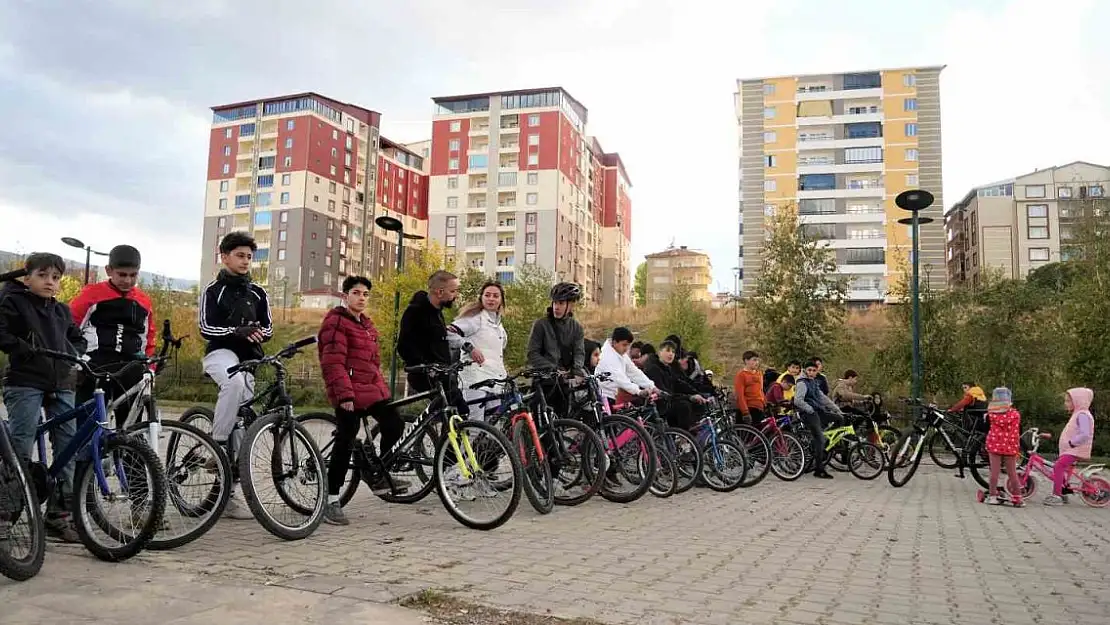 Muş'ta Anlamlı Bisiklet Turu