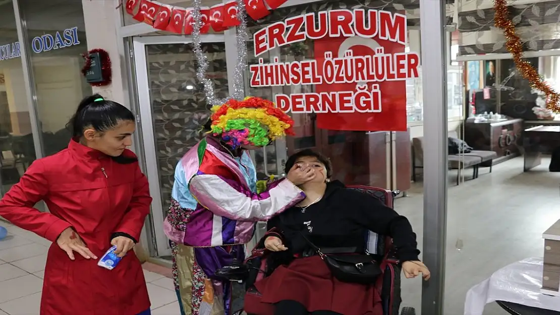 Erzurum'da Zihinsel Engelli Bireyler Düzenlenen Etkinlikte Doyasıya Eğlendi