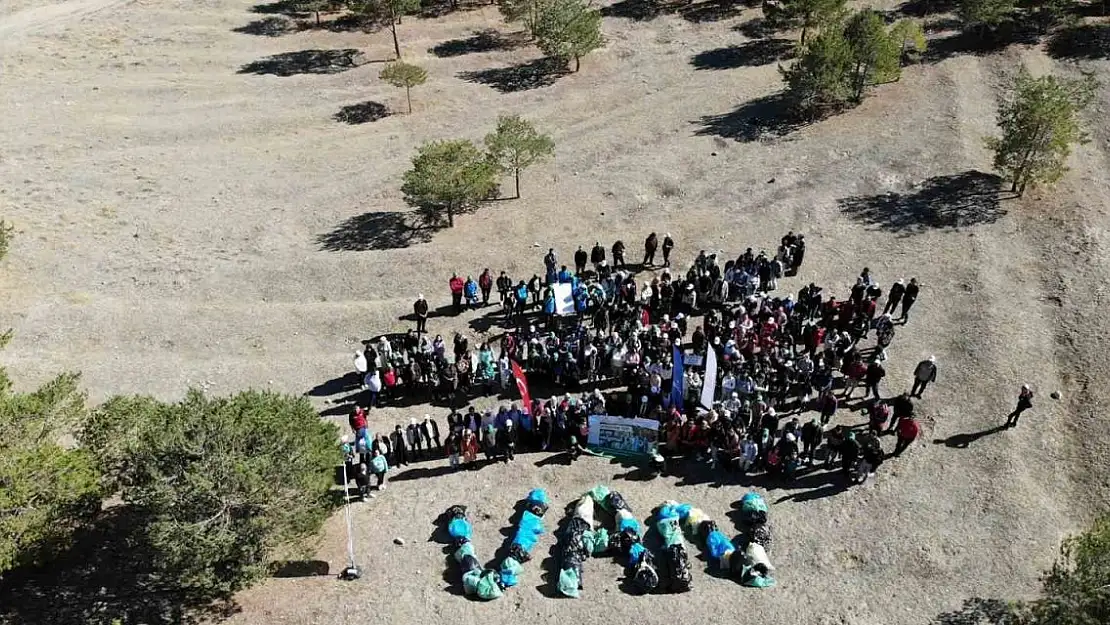 Van'da Ormanlar İçin El Ele Sloganıyla Temizlik Etkinliği Gerçekleştirildi