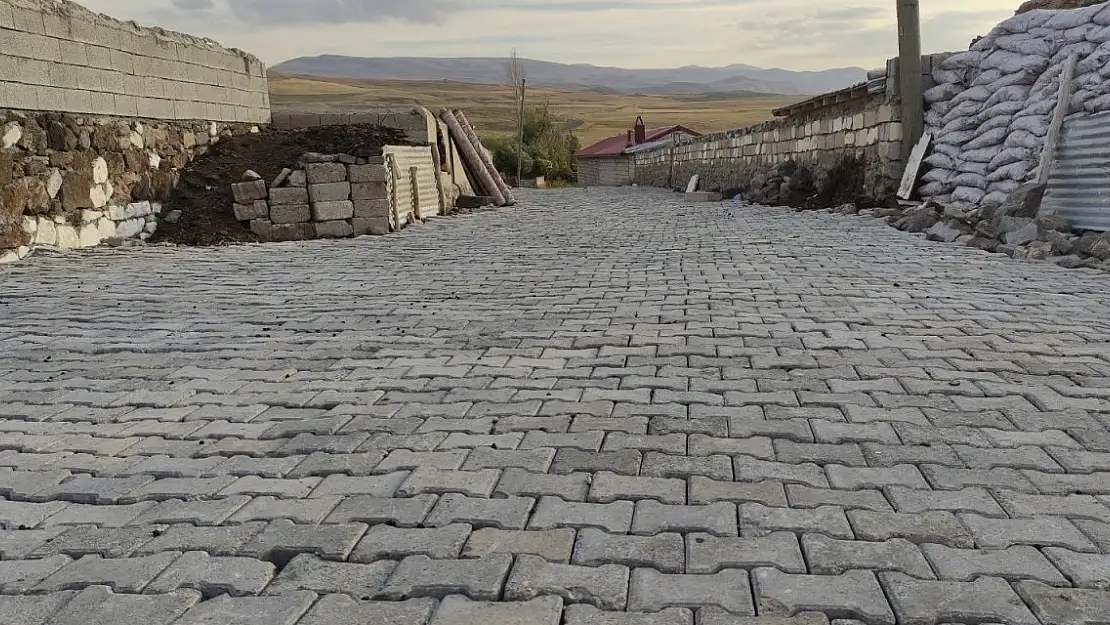 Boyalan Köyü'nde İmece Usulü Yol Çalışması