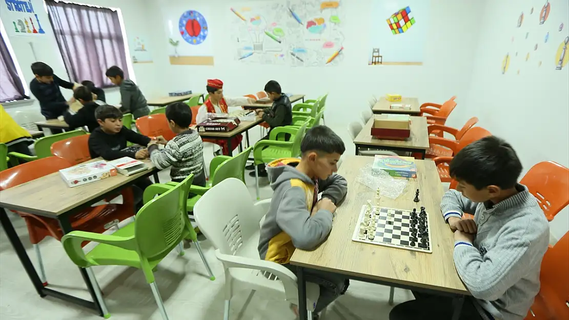 Kars'ta hayırseverin eğitim desteği