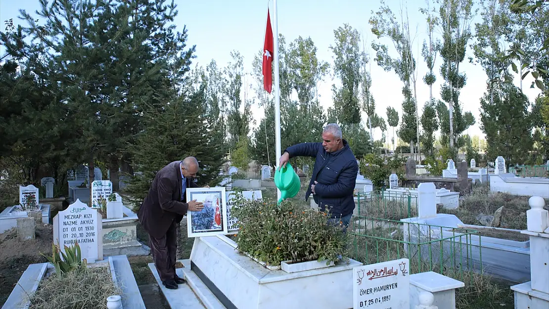 Van'da şehit ağabeyi ve 15 Temmuz gazisi Gülen'in ölümünü sevinçle karşıladı
