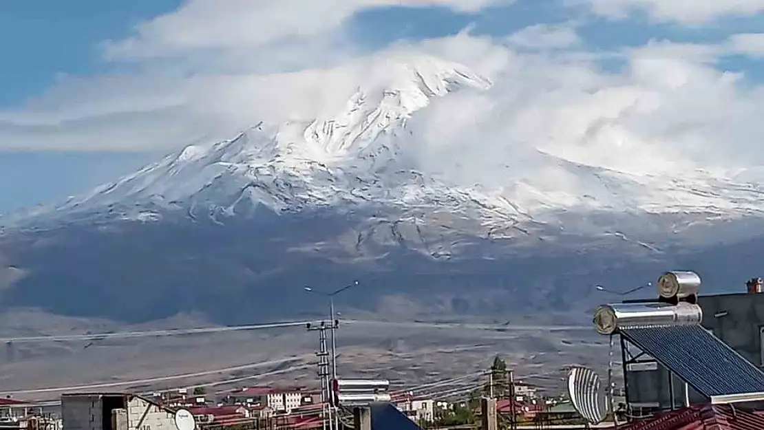 Ağrı Dağı, beyazlar içinde daha ihtişamlı