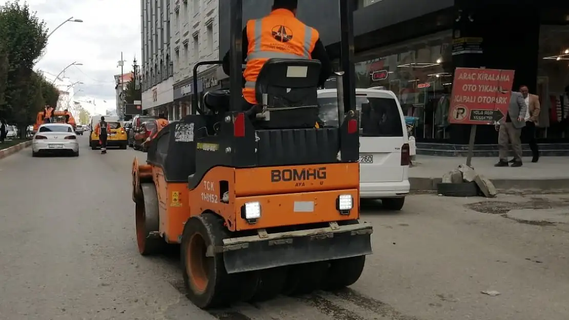 Ağrı'da Karayollarından Kış Öncesi Yol Bakımı