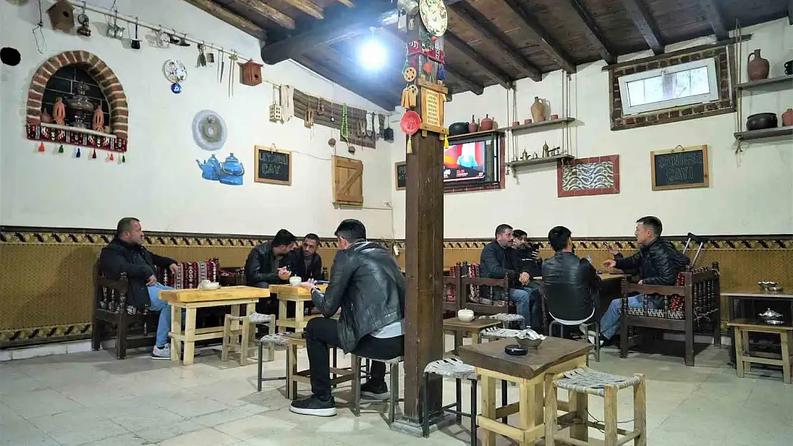 Muş'ta çay ocaklarında sobalar yandı