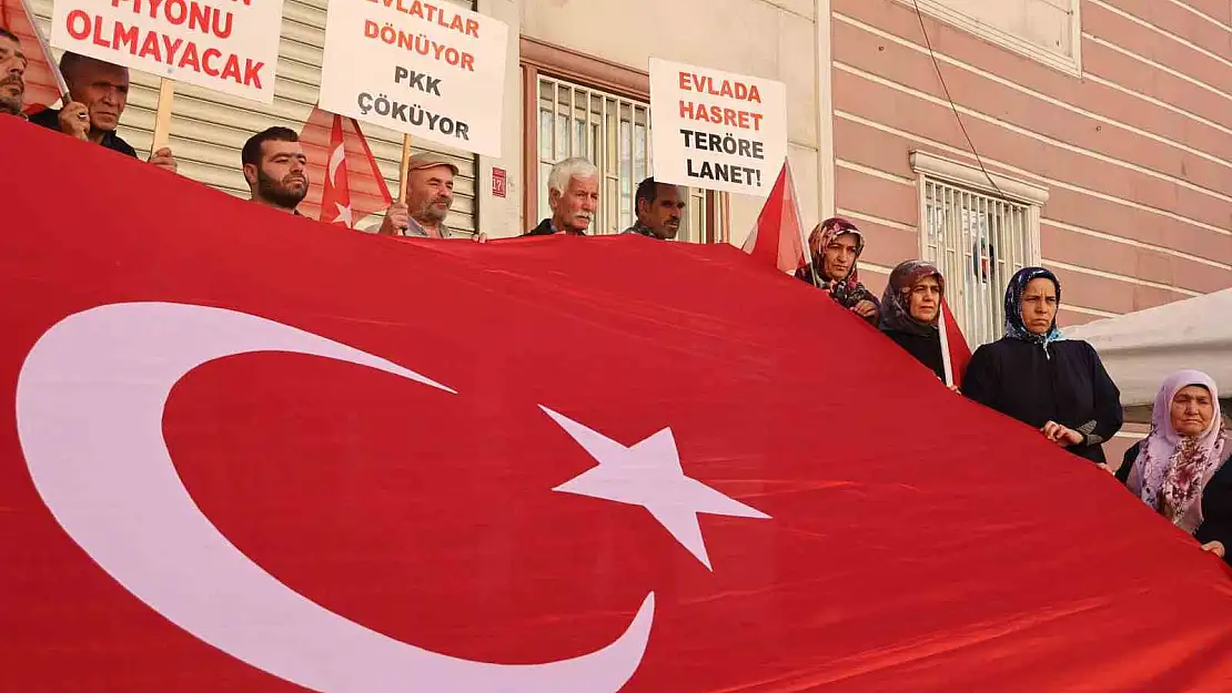 Diyarbakır anneleri PKK'yı lanetledi
