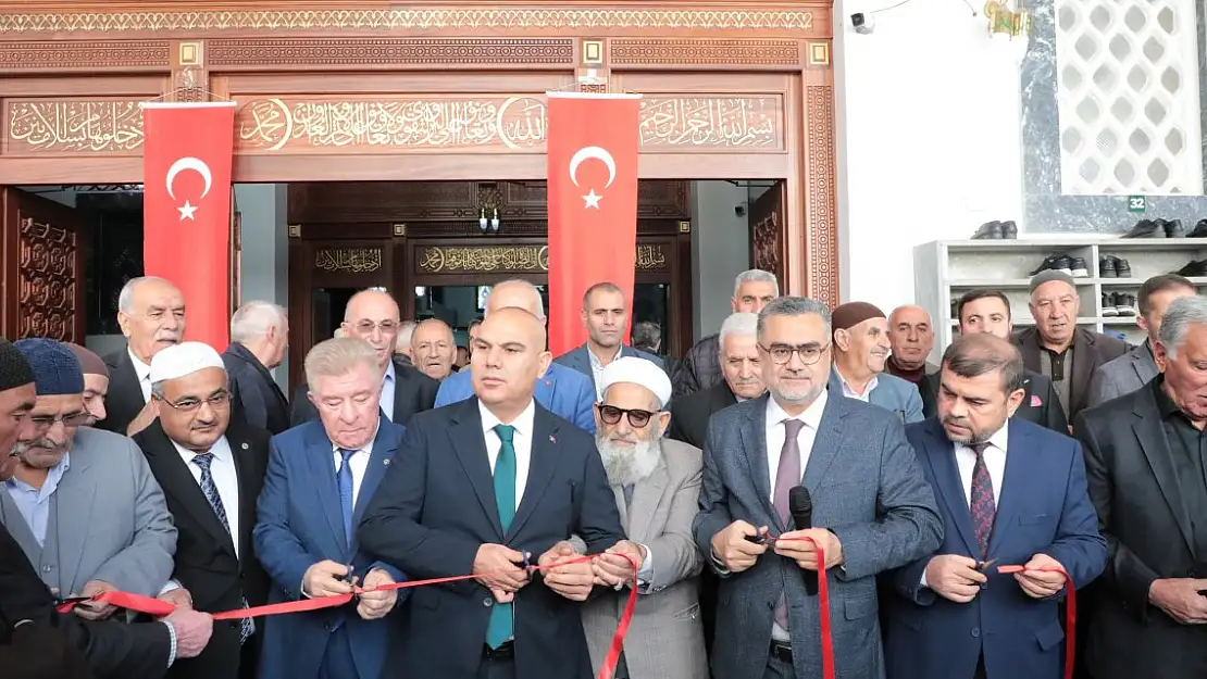 Ağrı'nın En Büyük Camisi Hizmete Açıldı