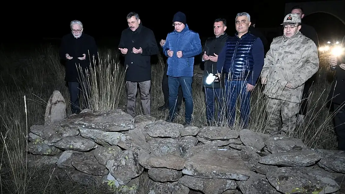 Erzurum Valisi Çiftçi'den, Kargapazarı Şehitliği'ne ziyaret