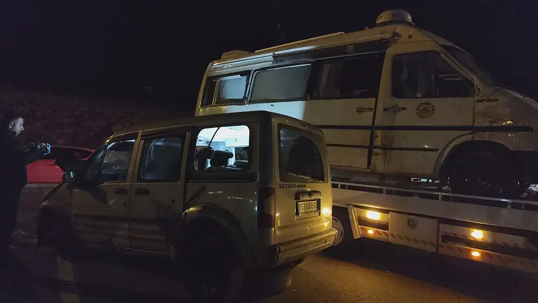 Van'da kaza yerine gitmeye çalışan ambulans da kaza yaptı: 1 ölü 5 yaralı