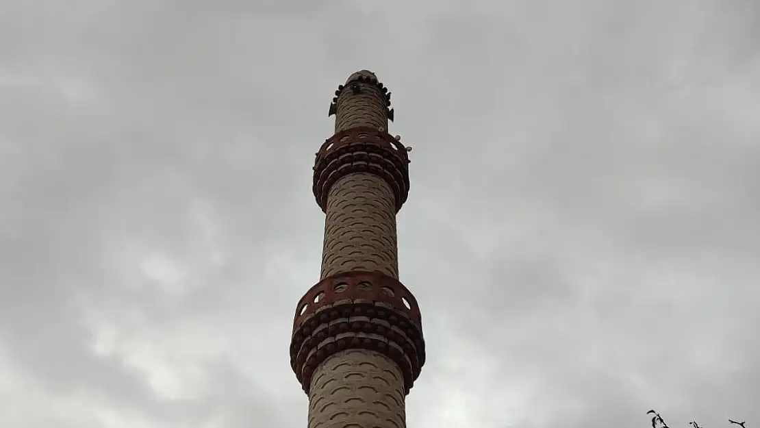 Bilal-i Habeş Camii Minaresi yeniden yapılacak