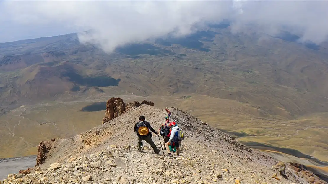 Turizme Açılan Küçük Ağrı Dağı Doğa Tutkunlarını Ağırlıyor