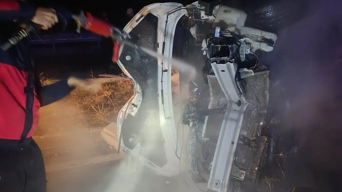Van'da otomobil devrildi: 5 yaralı