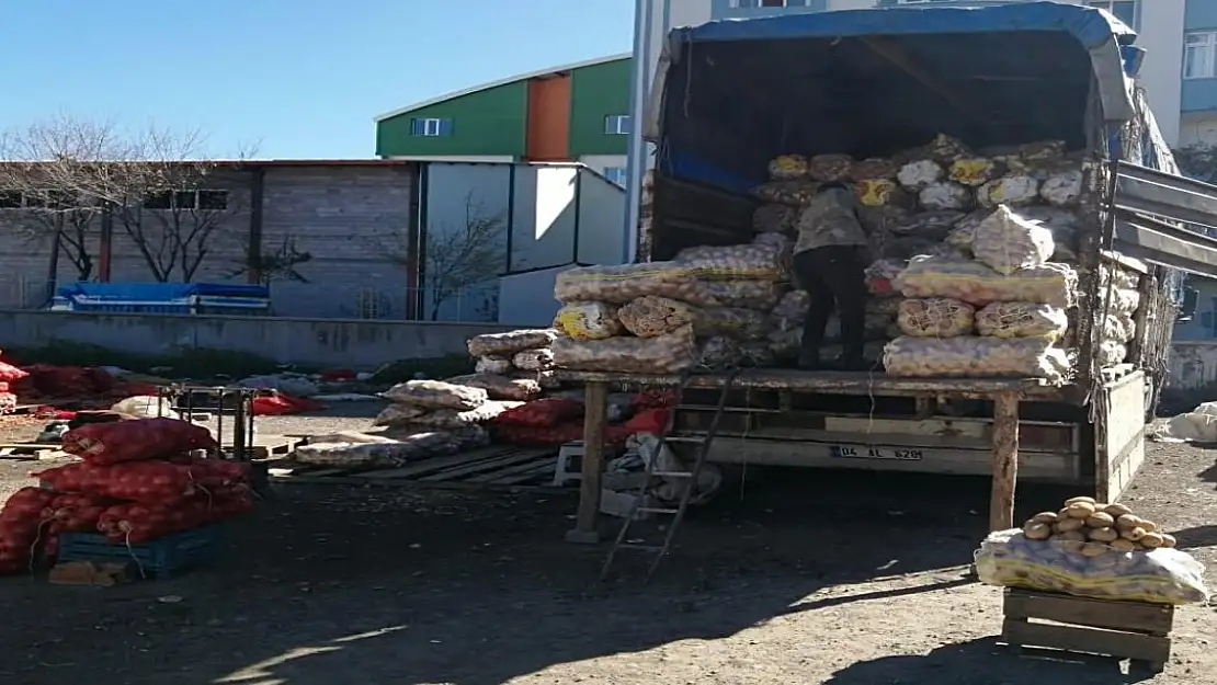 Patates, Soğan ve Lahana Tezgâhlarda Yerini Aldı