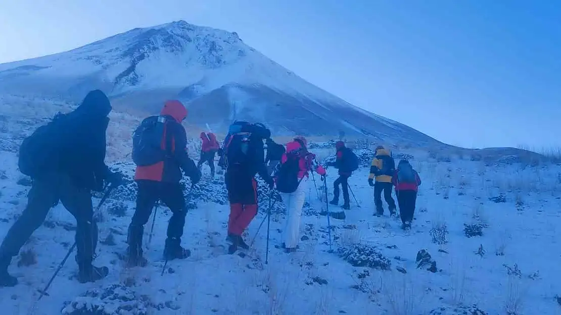 Ağrı Dağı bu kez de Cumhuriyet coşkusunu yaşadı