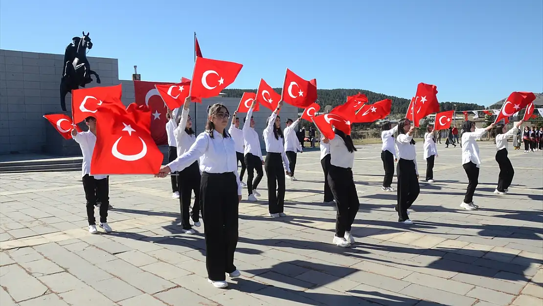 Kars'ın ilçelerinde Cumhuriyet'in 101'inci yılı kutlandı