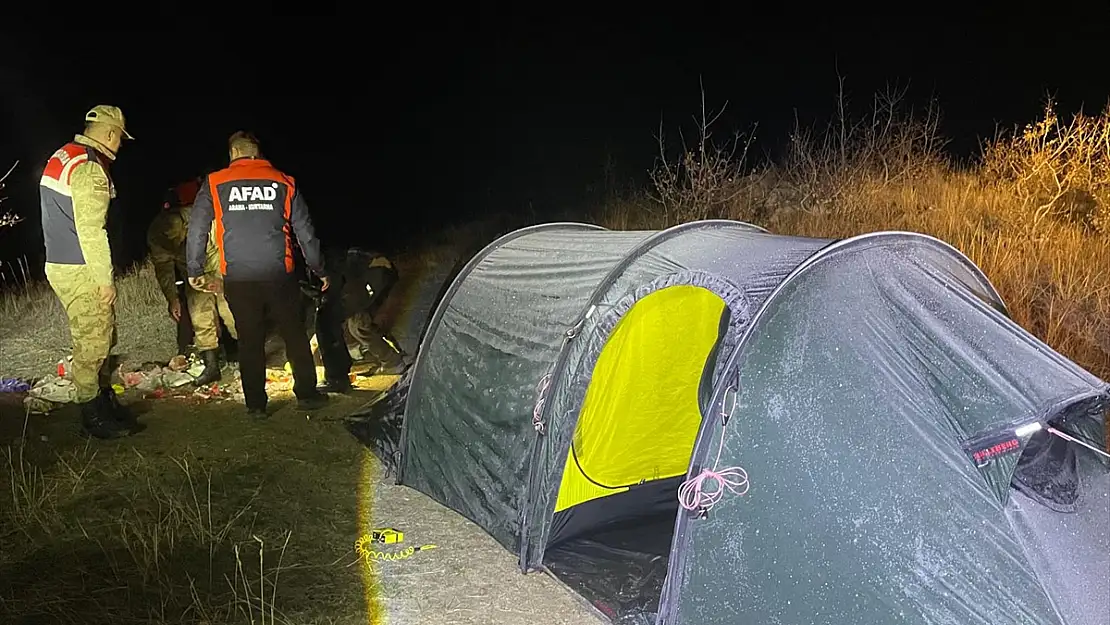 Bitlis'te ayı saldırısı nedeniyle mahsur kalan turisti ekipler kurtardı