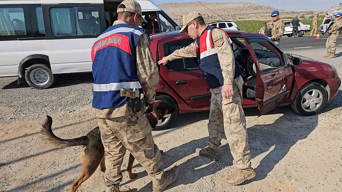 Diyarbakır'da denetiminde 8 asker kaçağı çıktı