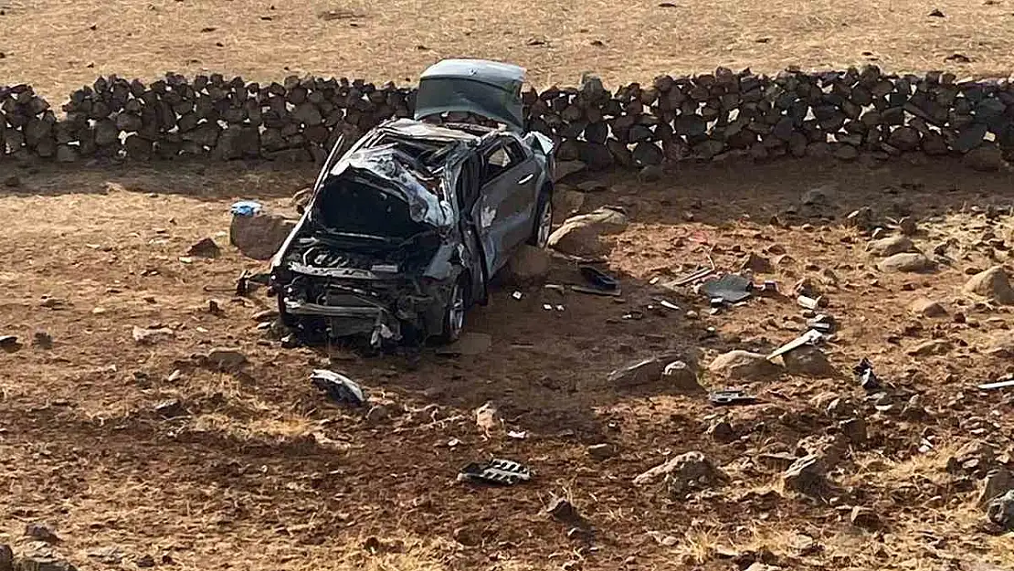 Diyarbakır'da otomobil takla attı: 2 yaralı