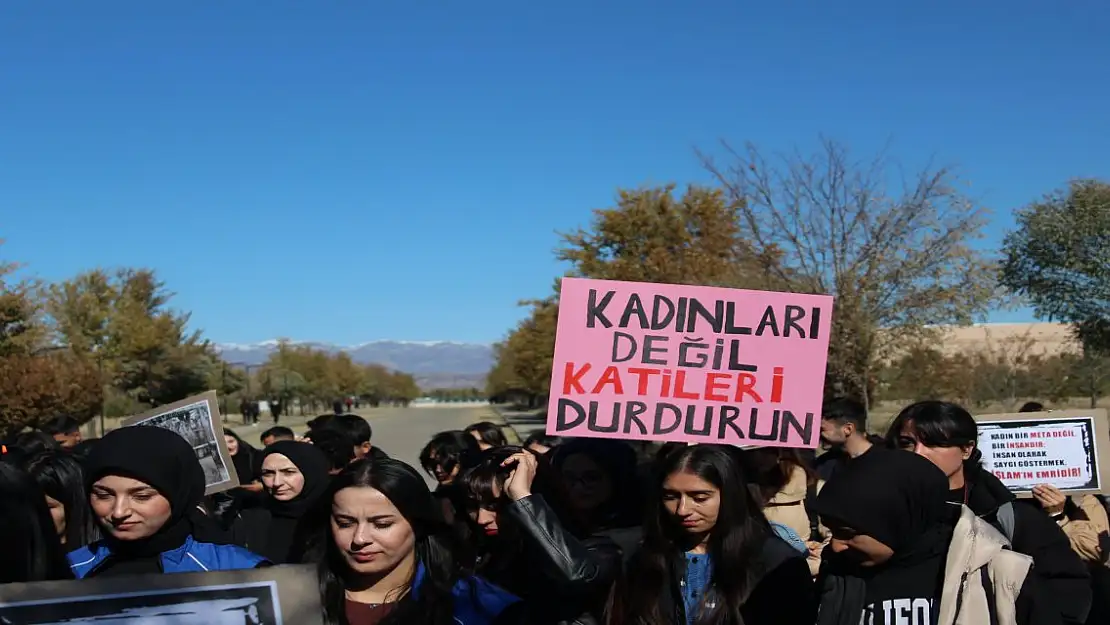 AİÇÜ'de Kadın ve Çocuklar için Sessiz Yürüyüş