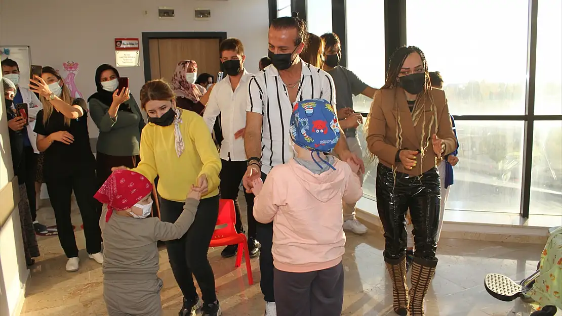Van'da lösemili çocuklar için etkinlik düzenledi