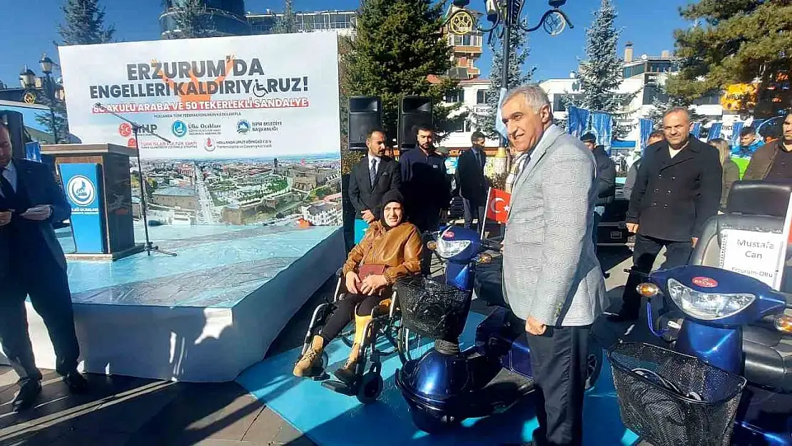 Erzurum'da engellilere akülü ve tekerlekli sandalyeler verildi