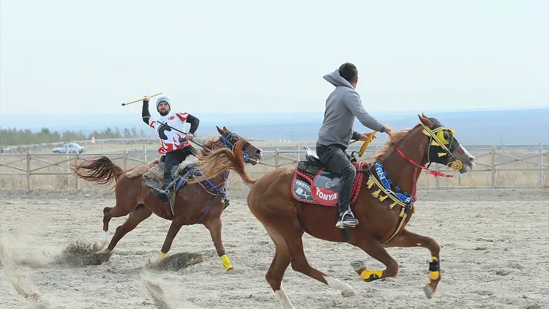 Kars'ta cirit sporcuları kış sezonuna hazırlıyor