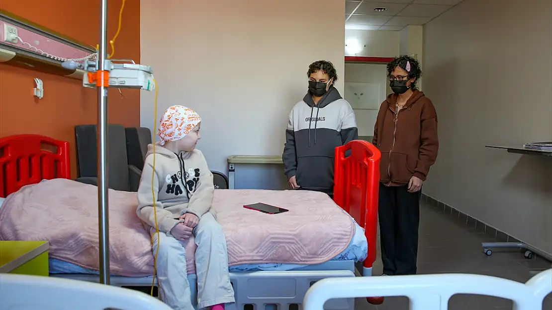 Van'da lösemiyi yenen genç kızlar, çocukların 'umut elçisi' oldu