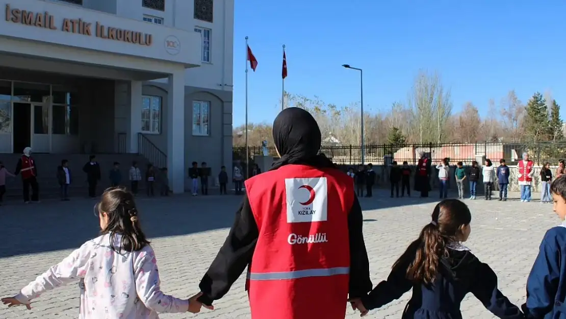 Kızılay Haftası'nda Ağrı'da Gönüllere Dokunan Etkinlikler