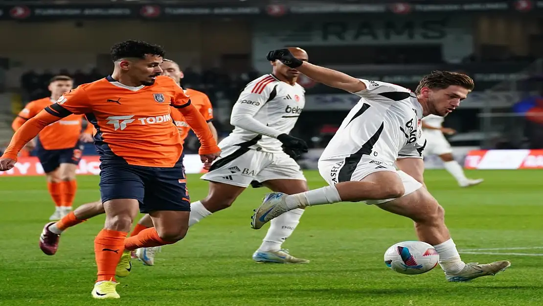 Beşiktaş RAMS Başakşehir maçı 0-0 eşitlikle devam ediyor