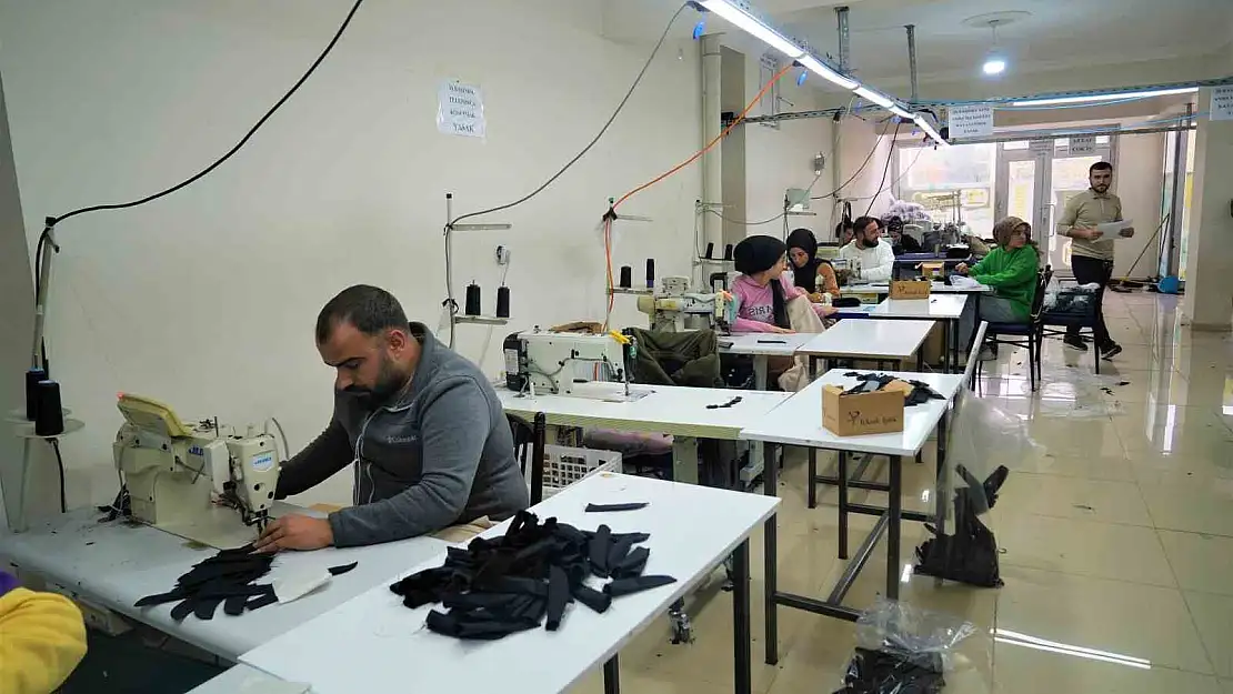Muş'ta evinde başladığı işini büyüterek fabrikaya dönüştürdü