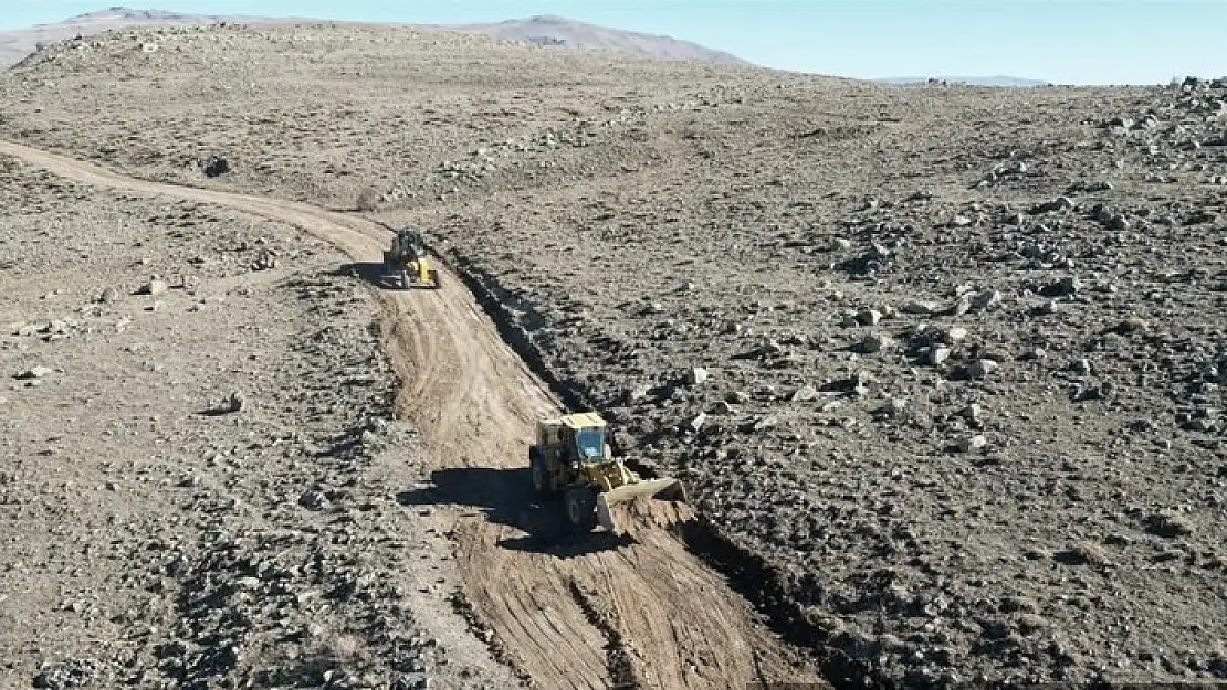 Erzurum'da, ulaşımın zor olduğu tabyalara yol yapıldı