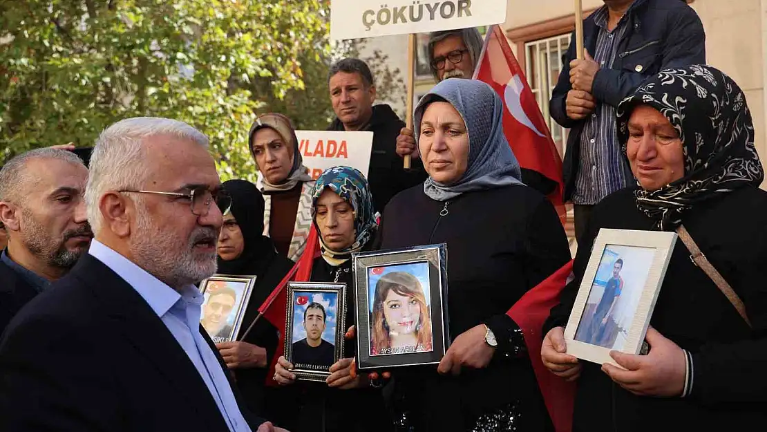 Yapıcıoğlu, Diyarbakır'da evlat nöbetindeki ailelerle görüştü