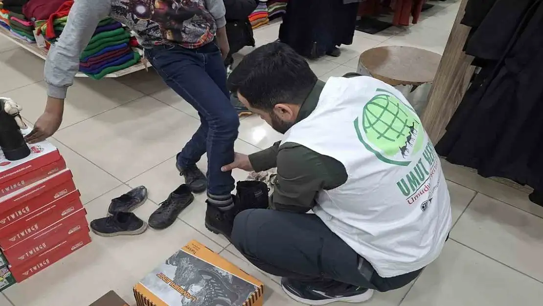 Van'da Minik Kalpleri Isıtan İyilik