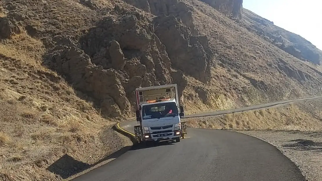 Ağrı'da Köy Yolları Göz Dolduruyor