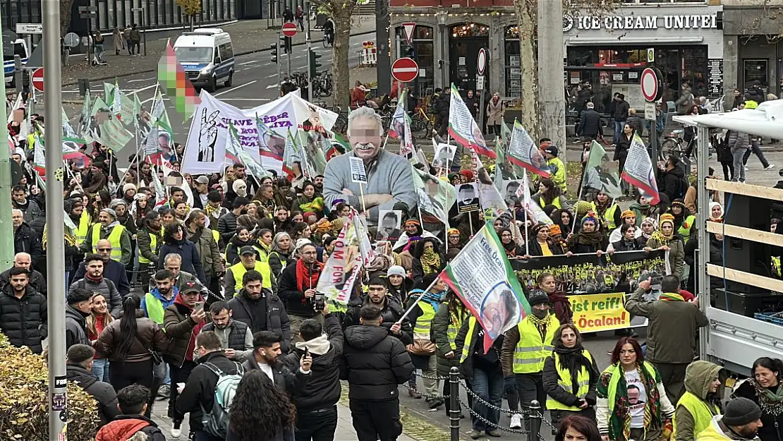 Almanya'da PKK yandaşları yürüyüş düzenledi