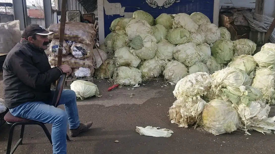 Ağrı'da havalar soğudu işler azaldı