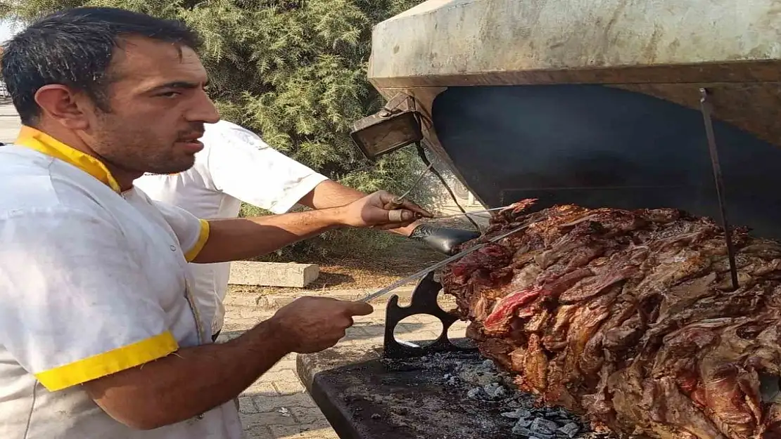 Diyarbakır Yöresel Lezzetler Fuarı'nda Cağ Kebabı Rüzgarı