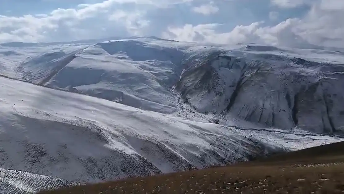 Ağrı'nın köylerine kış geldi
