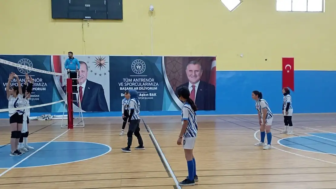 Ağrı'da Okul Sporları Voleybol Heyecanı Başladı