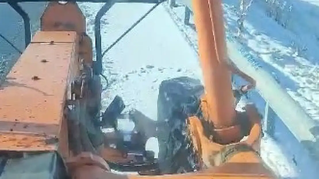 Bitlis'te ekiplerin kar mesaisi başladı