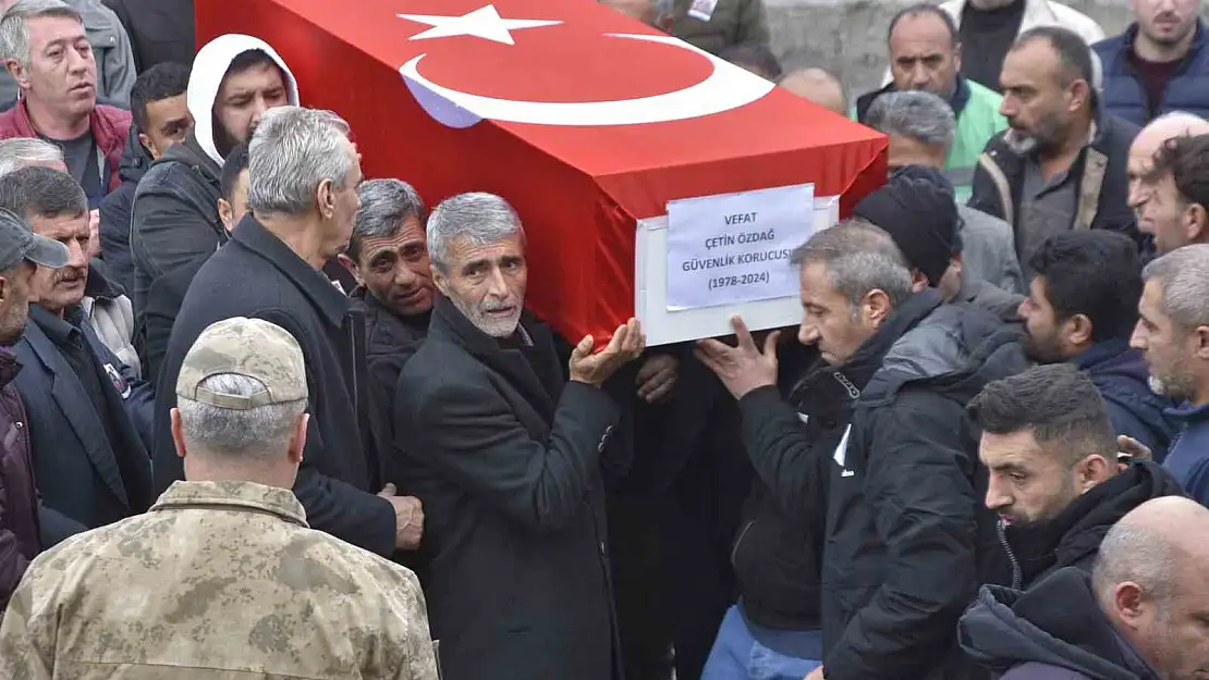 Kalp krizi sonucu hayatını kaybeden güvenlik korucuları Bitlis'te toprağa verildi